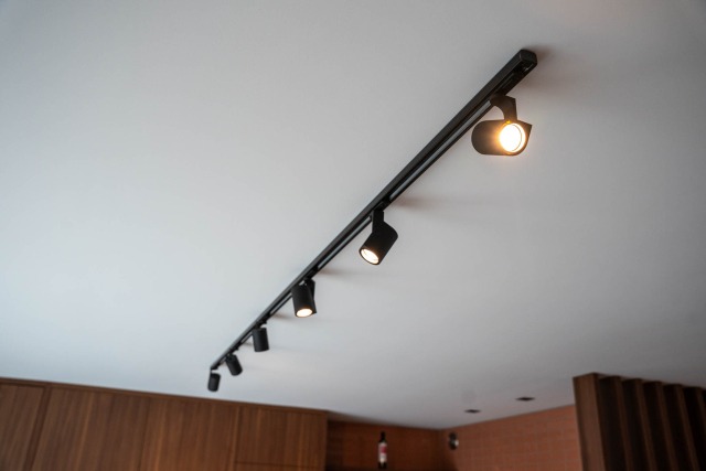 Keuken en leefruimte vernieuwd tijdens complete begane-grond renovatie in St. Willebrord