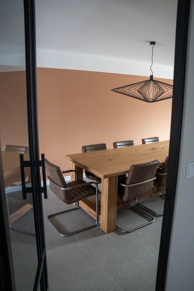 Renovatie begane grond St. Willebrord met nieuwe indeling en moderne afwerking door aannemingsbedrijf Pellis