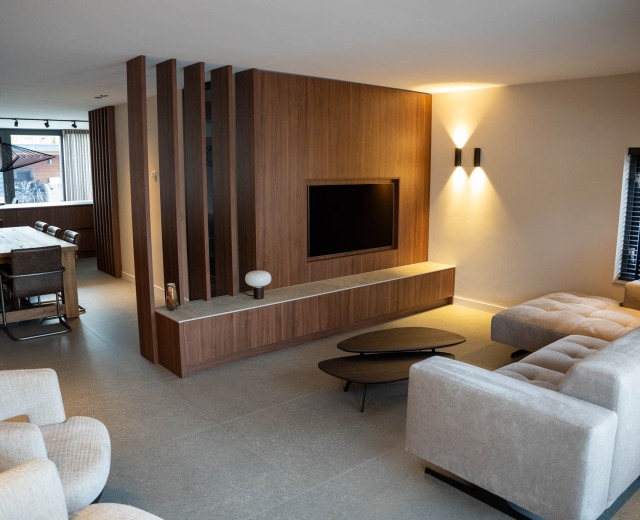 Moderne woonruimte na herindeling en verbouwing door aannemingsbedrijf Pellis